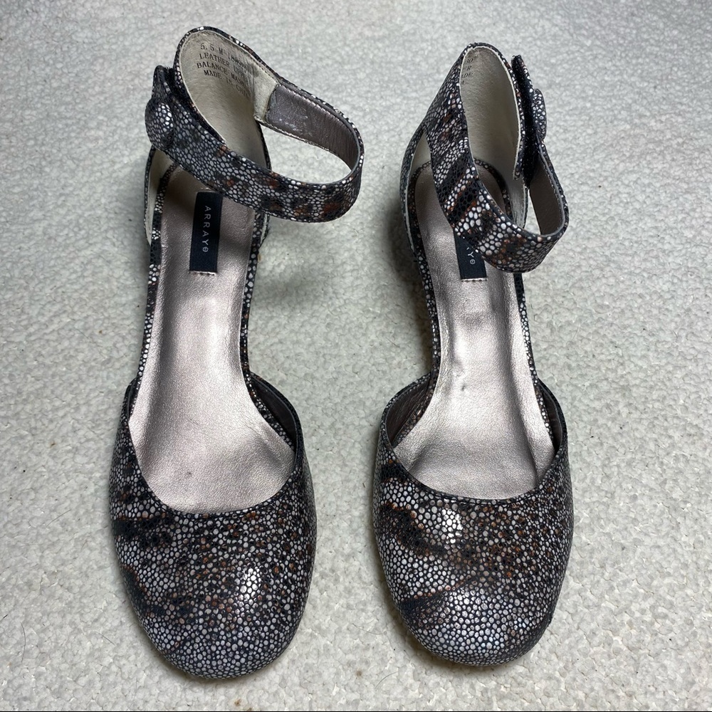 Array• Kitten heel Ankle strap• Sz 5.5 - Picture 8 of 9